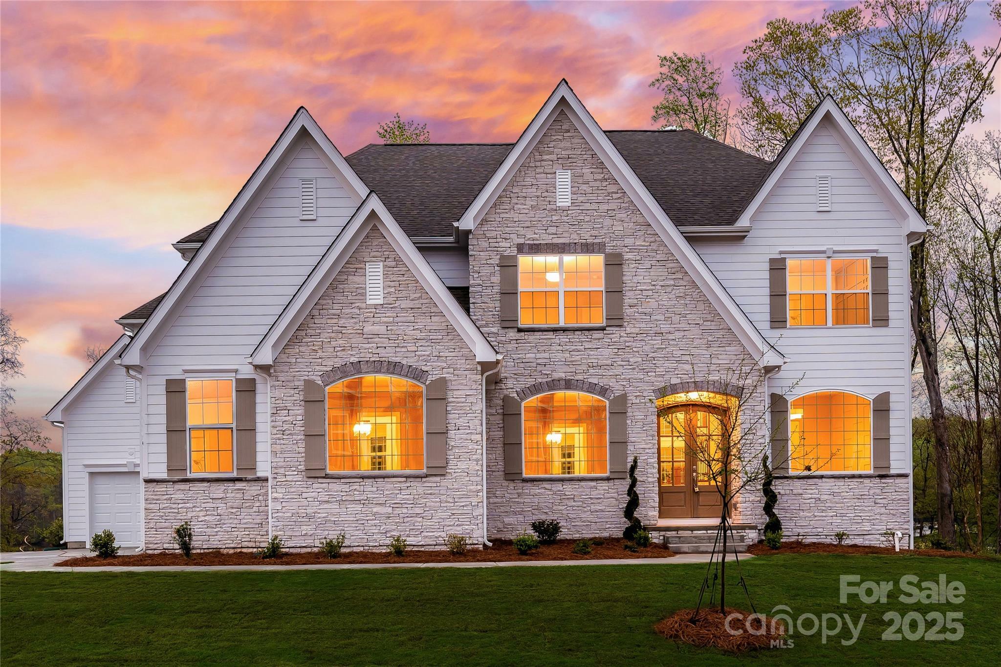 Property Photo: 6066 Jepson Court NC 28214