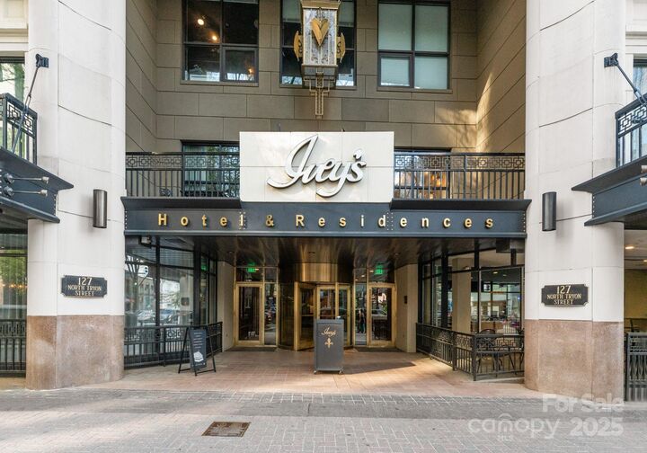 127 N Tryon Street 615  Charlotte NC 28202 photo