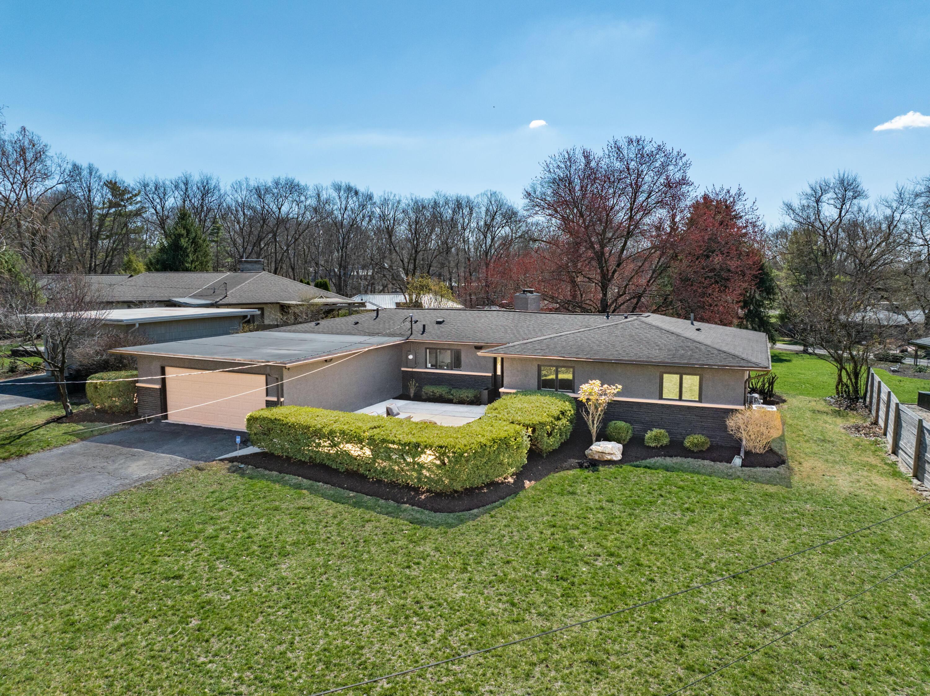 Property Photo: 2849 Canterbury Lane OH 43221