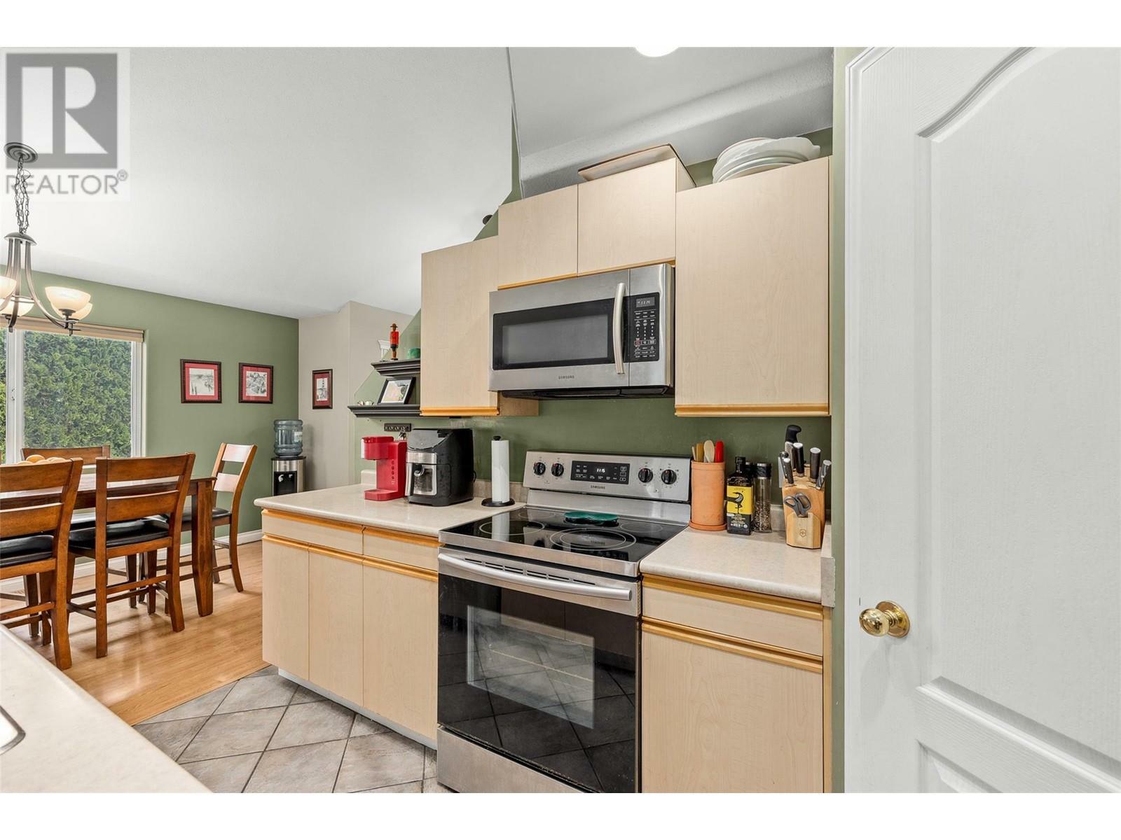 Property Photo: 100 Verna Court BC V4T 2G3