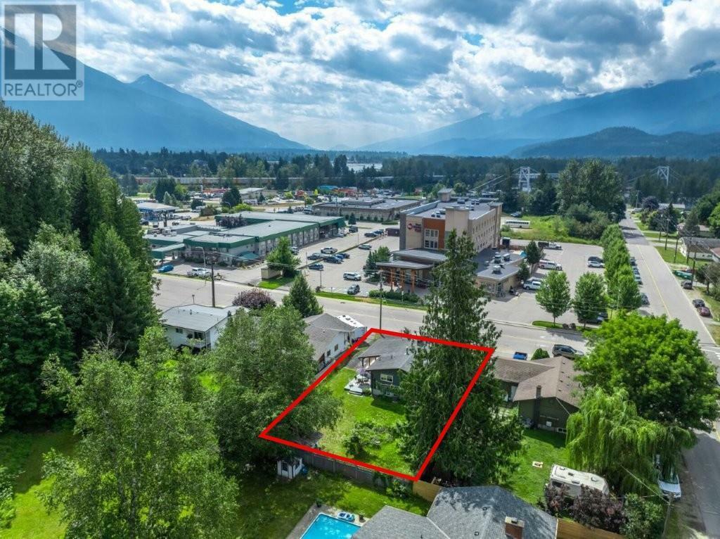 Property Photo: 1924 Laforme Boulevard BC V0E 2S0