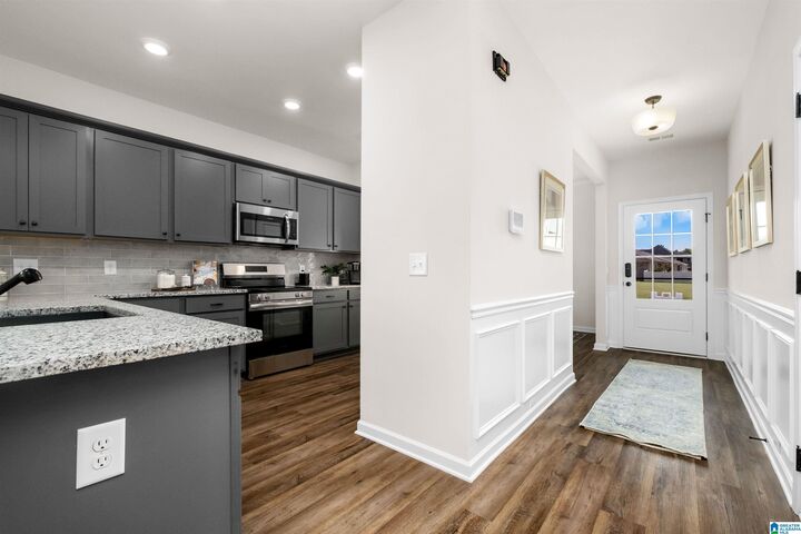 Property Photo:  5528 Headwinds Lane  AL 35022 