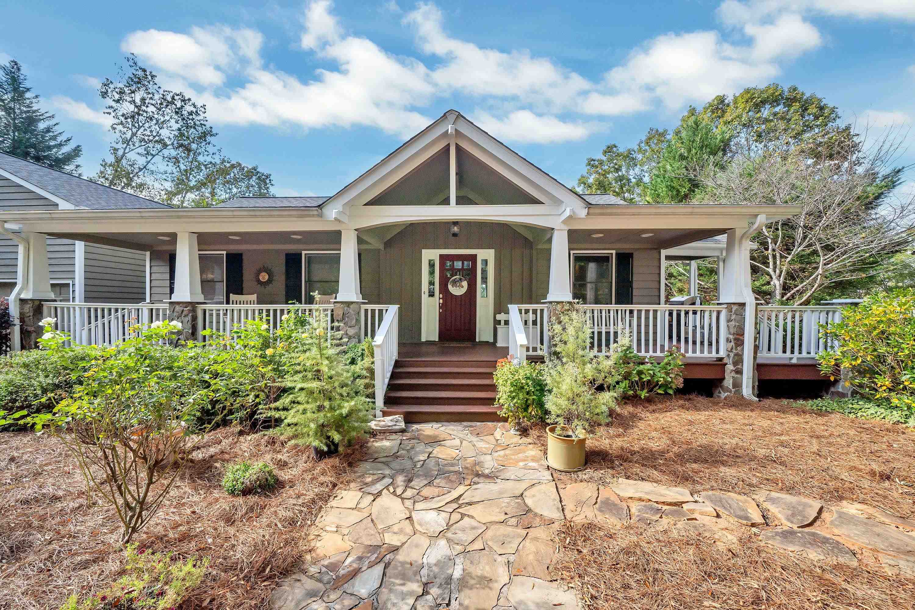 Property Photo: 409 East Riverbend Drive GA 31024
