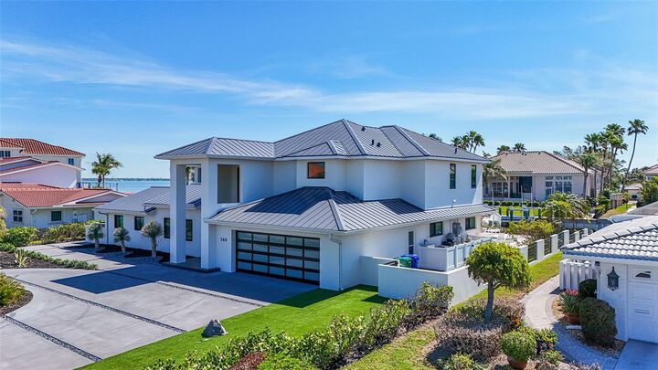 Property Photo: 560 Schooner Lane FL 34228