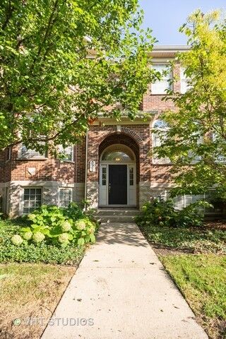 Property Photo:  522 Prestwick Lane  IL 60090 