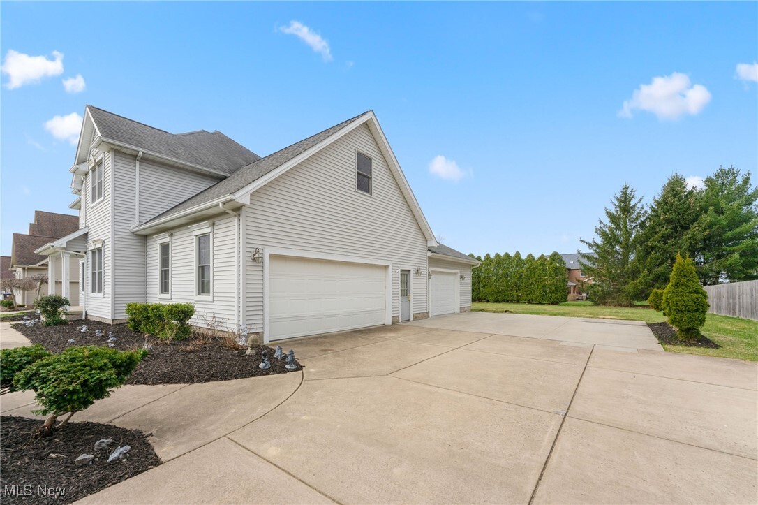 Property Photo: 90 Montgomery Drive OH 44406