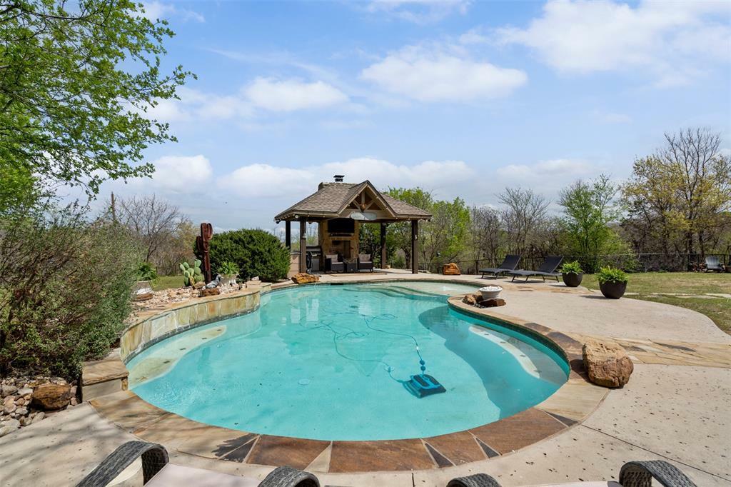 Property Photo: 10790 White Settlement Road TX 76108
