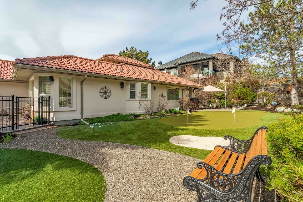 Photo de la propriété: 4043 Gallaghers Terrace BC V1W 3Z8