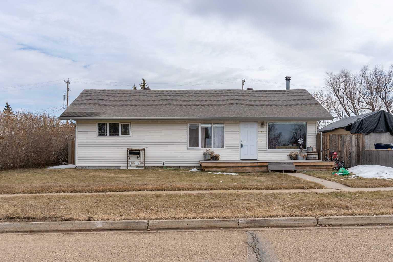 Property Photo:  5011 56 Street  AB T0B 2L0 