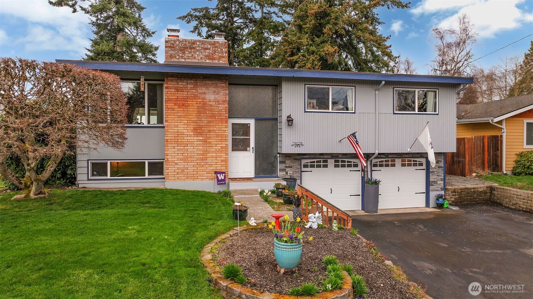 Property Photo: 7029 191st Place SW WA 98036