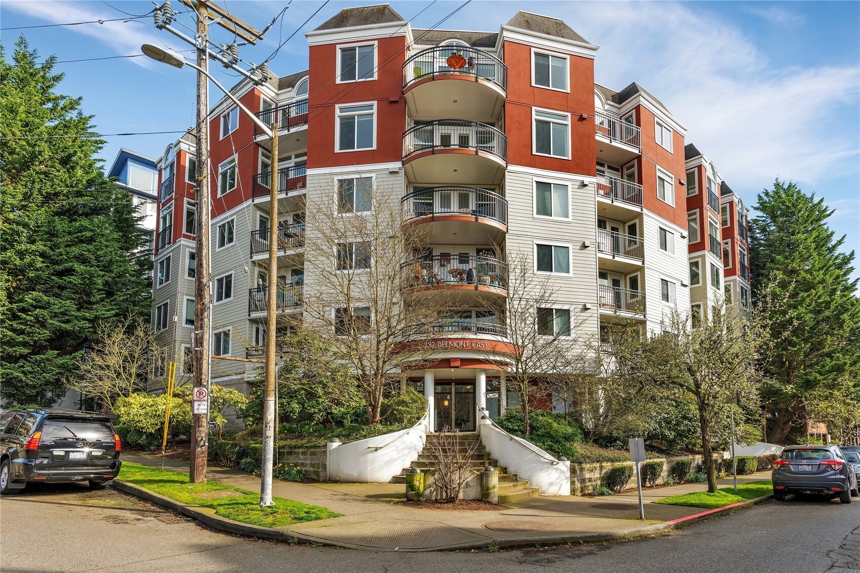 Property Photo: 232 Belmont Avenue E 407 WA 98102