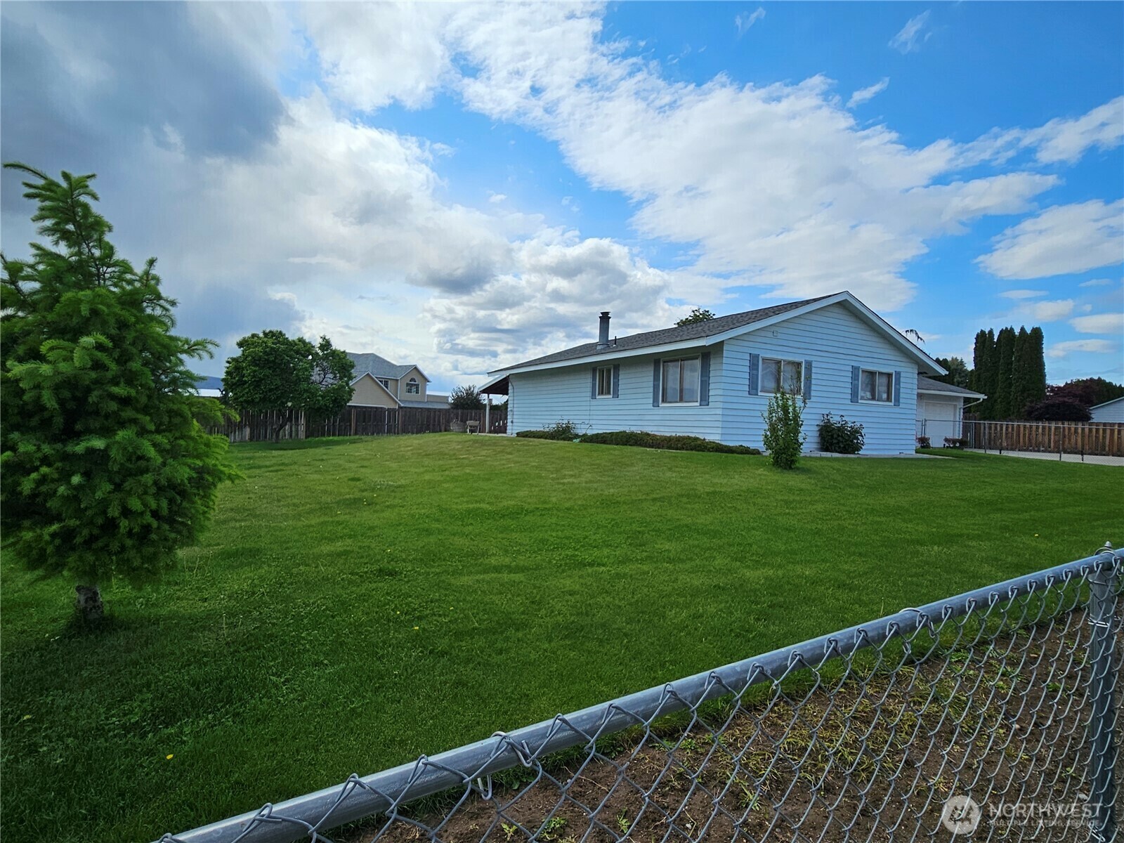 Property Photo: 312 N Perry Avenue WA 98802