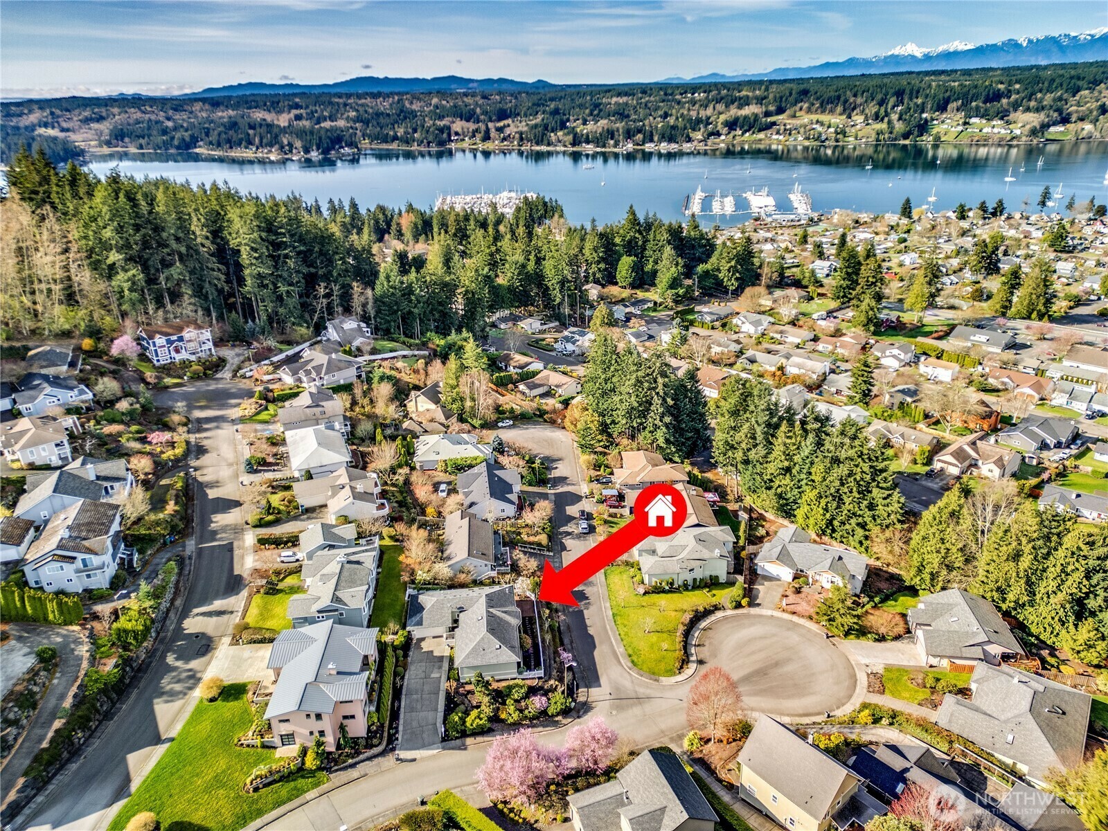 Property Photo: 1287 NE Odin Court WA 98370