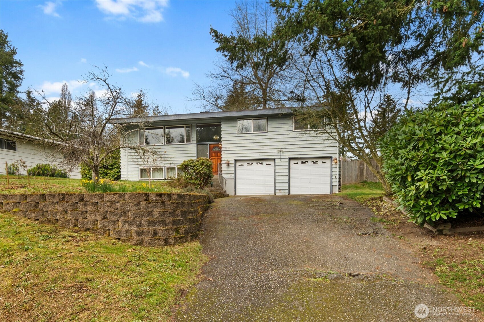 Property Photo: 1642 N 180th Street WA 98133
