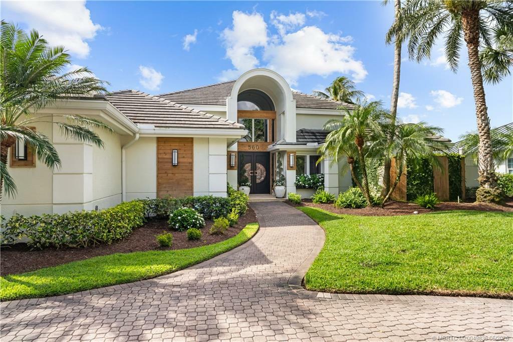 Property Photo:  560 SW Bay Pointe Circle  FL 34990 