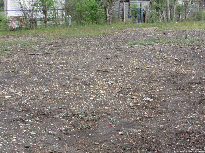 Property Photo:  2901 S Saunders  TX 78207 