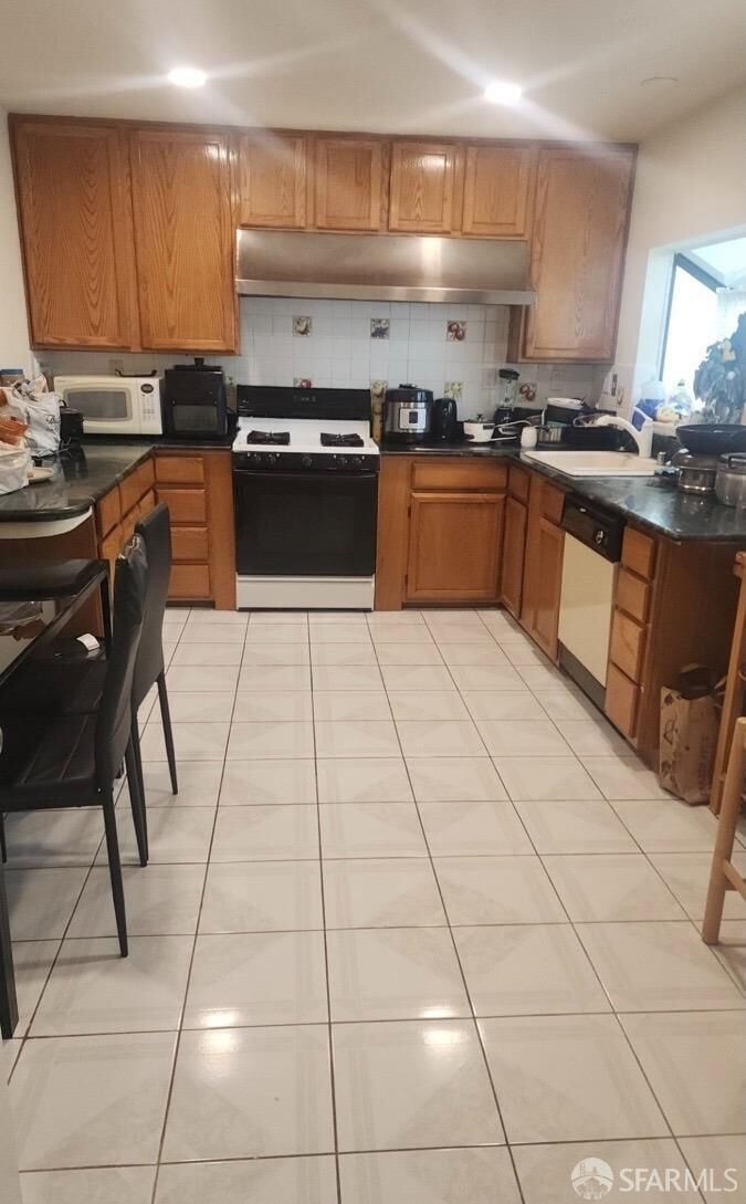 Property Photo:  20 Sargent Street  CA 94132 