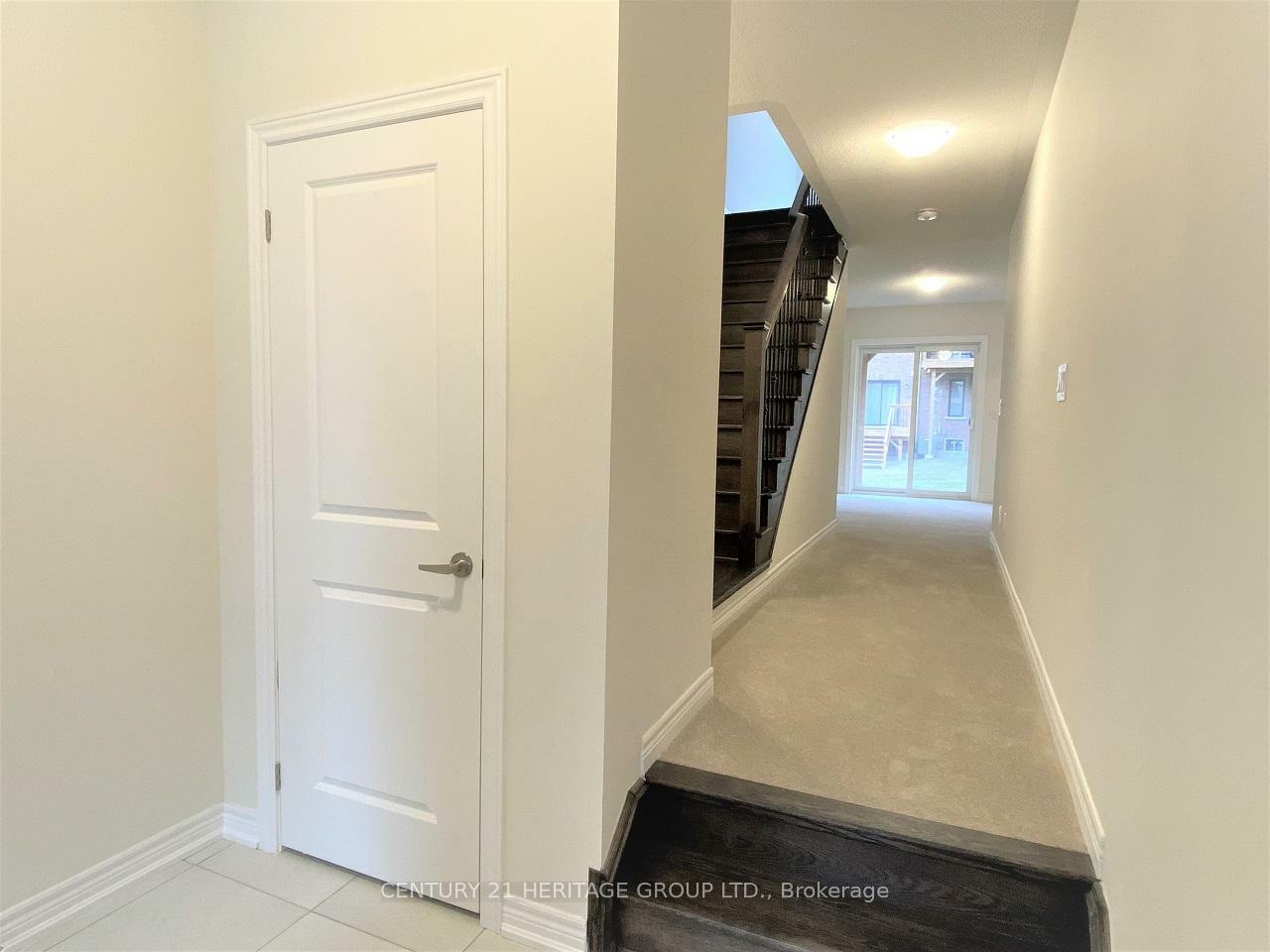 Photo de la propriété: 37 Gillivary Drive ON L1P 0C9