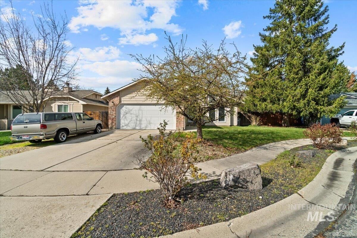 Property Photo: 6862 W Parapet ID 83714