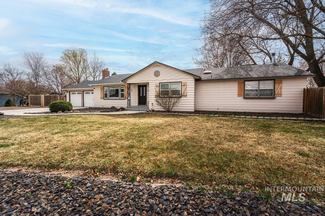 Property Photo: 2720 Hillcrest Ln ID 83605