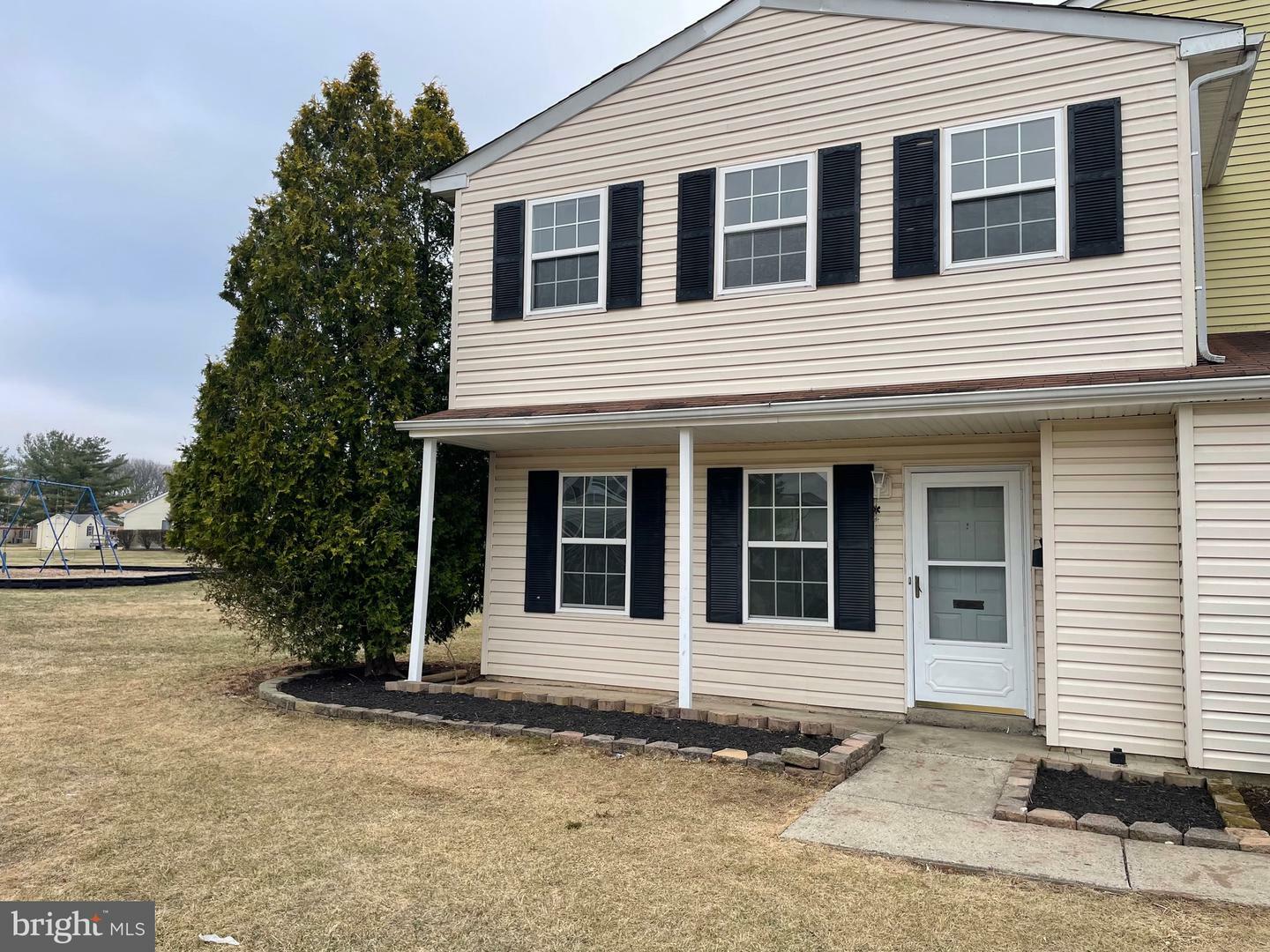 Property Photo: 198 Washington Court PA 18969