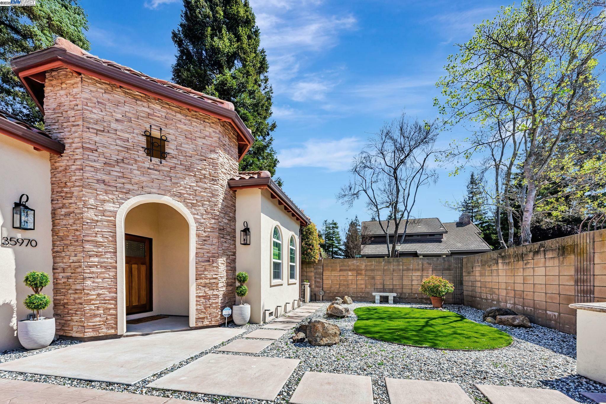 Property Photo: 35970 Vivian Pl CA 94536