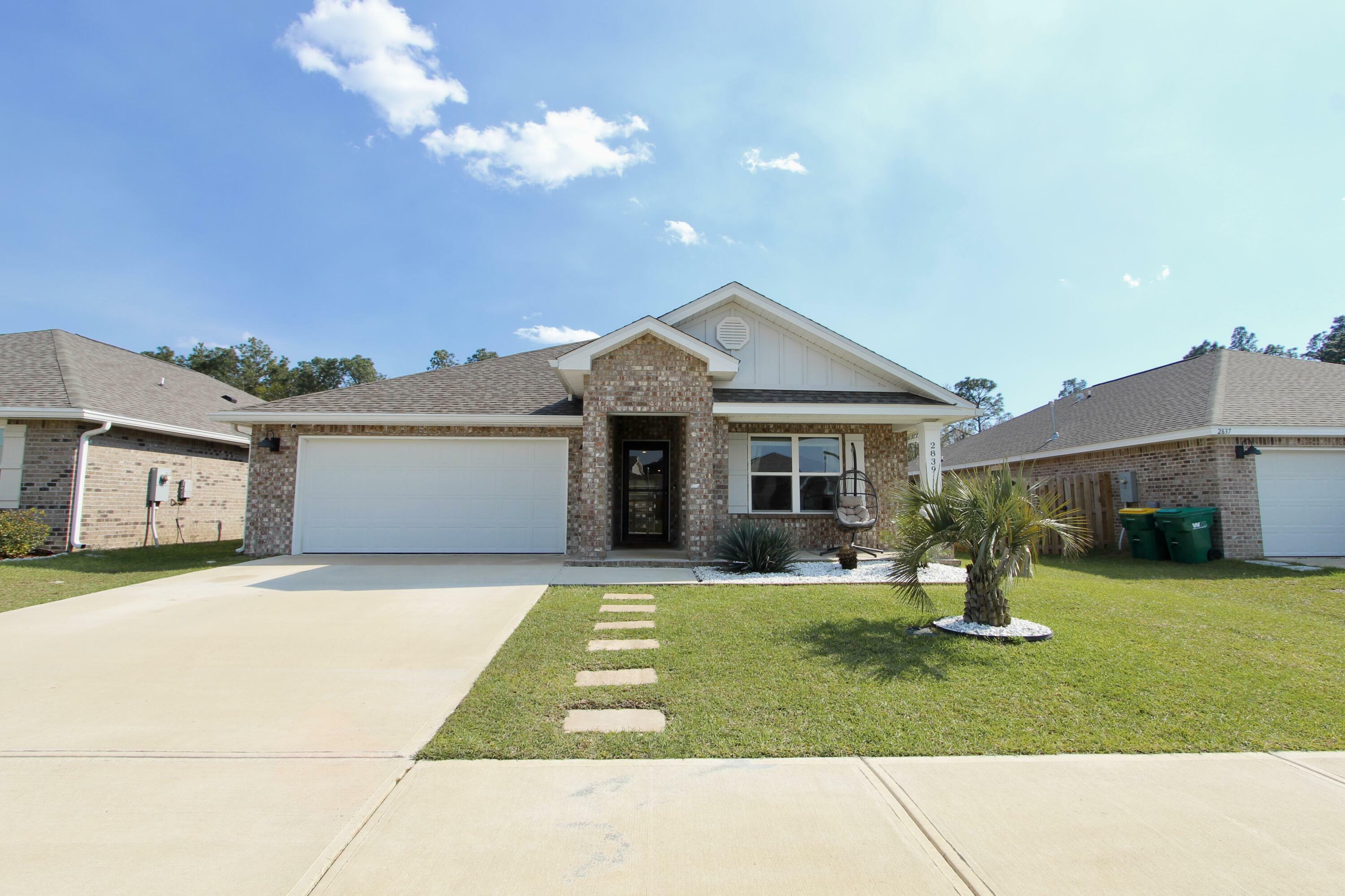 Property Photo: 2839 Patriot Ridge Drive FL 32539