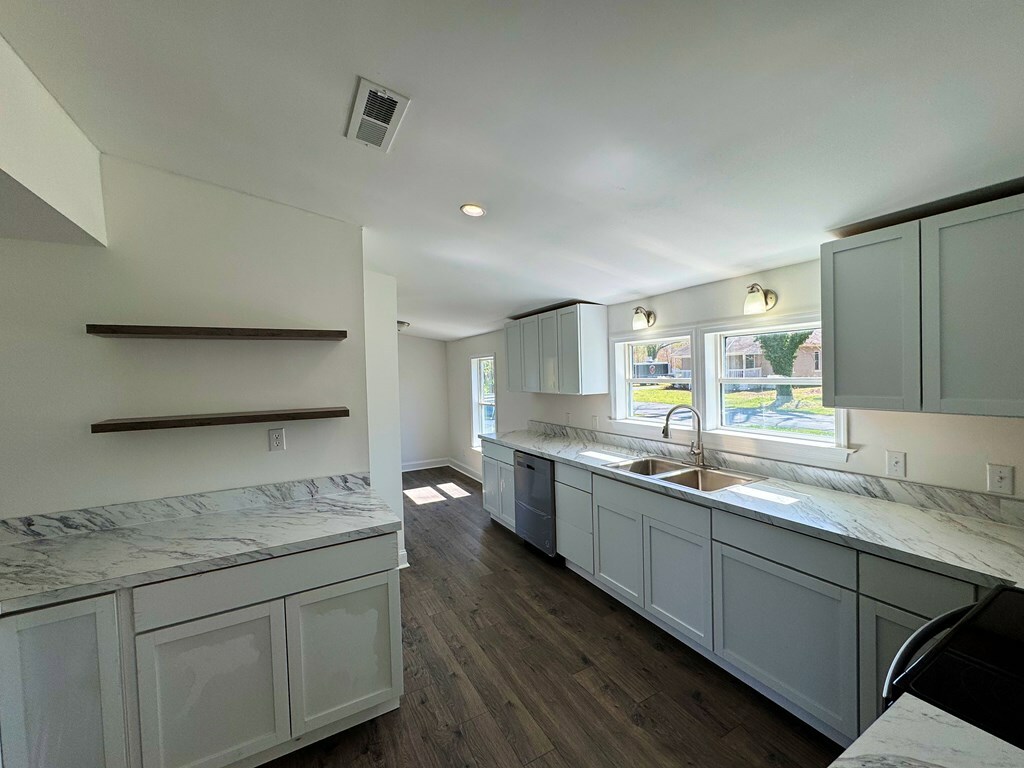 Property Photo: 24115 Catherine St VA 23421
