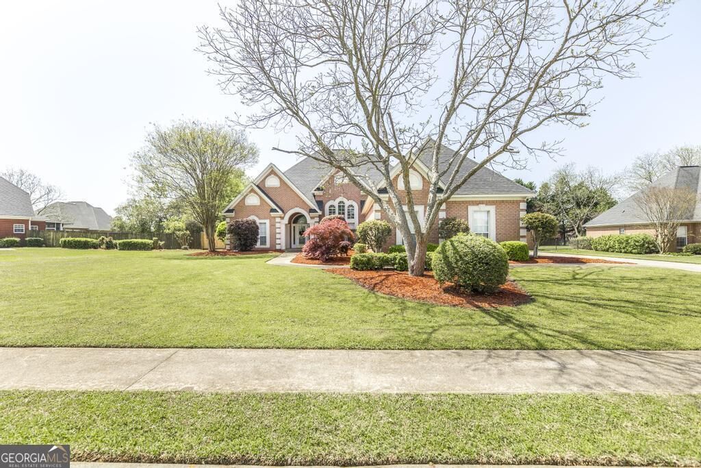 Property Photo:  204 Grove Court  GA 31028 