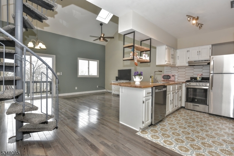 Property Photo:  3 Davos Drive 6  NJ 07462 