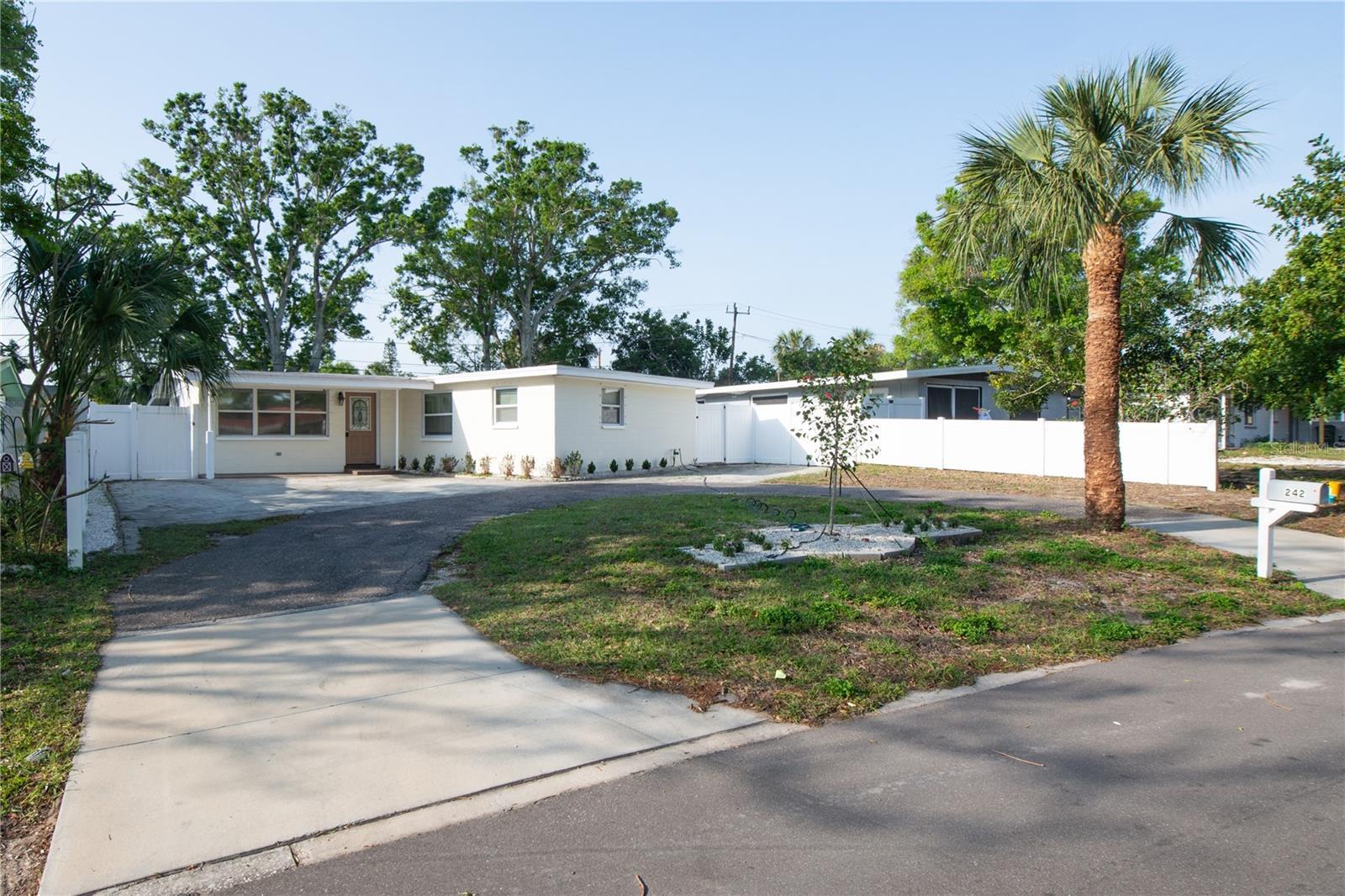 Property Photo: 242 11th Avenue SW FL 33770