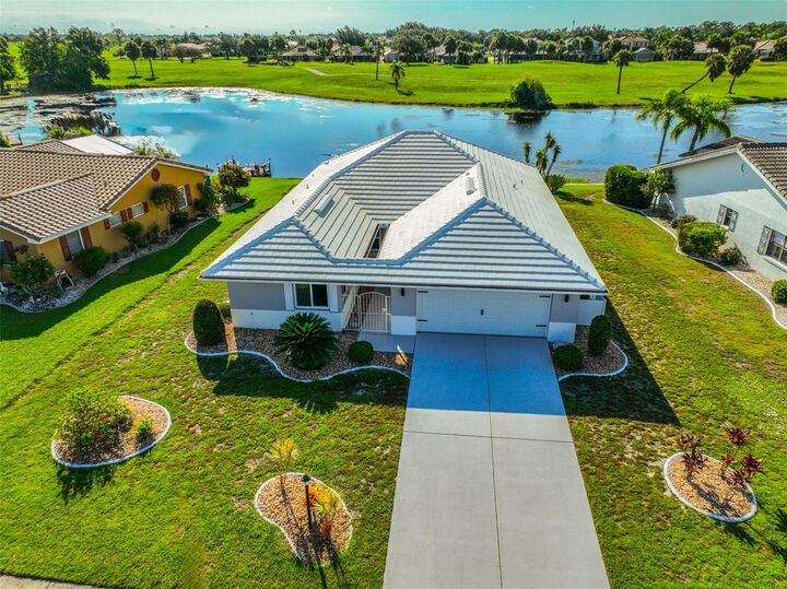 Property Photo:  1806 Wolf Laurel Drive  FL 33573 