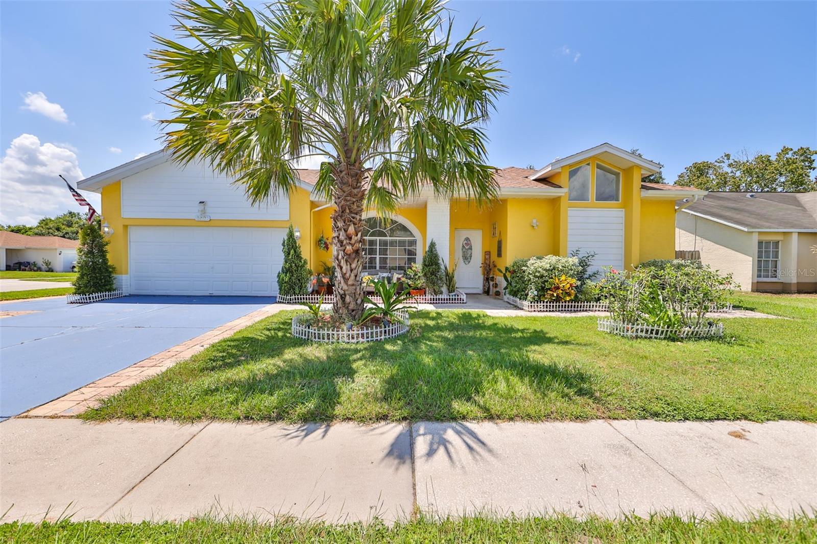 Property Photo:  1301 Flaxwood Avenue  FL 33511 