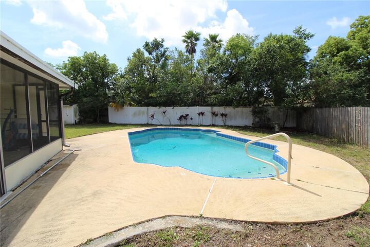 Property Photo: 1041 Manchester Circle FL 32792