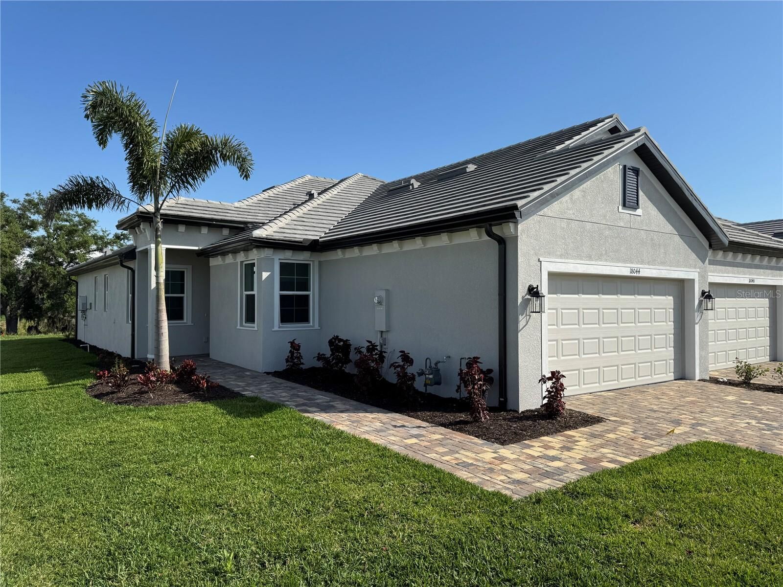 Property Photo:  18044 Cherished Loop  FL 34211 