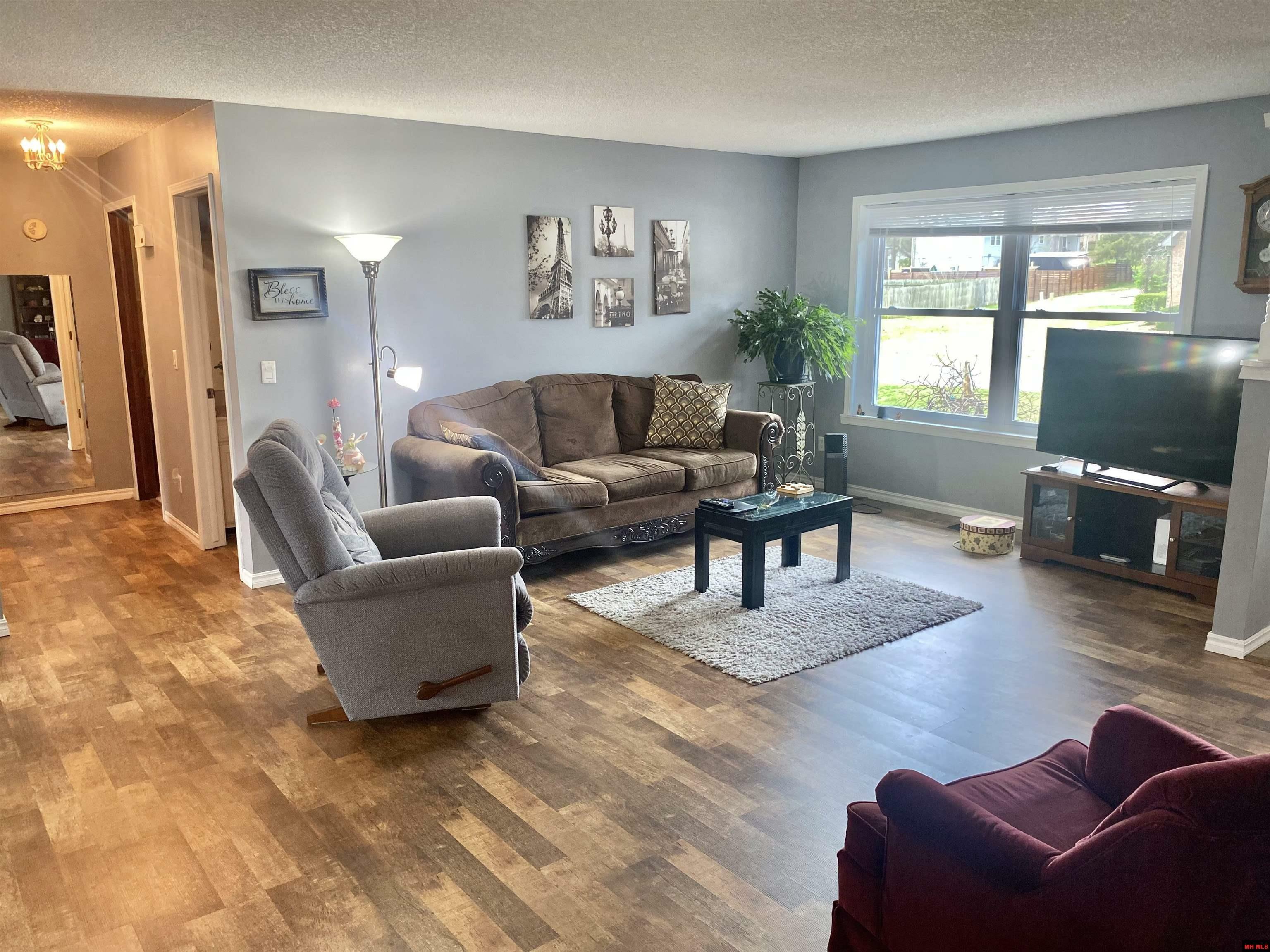 Property Photo: 1804 Eagle Drive AR 72653