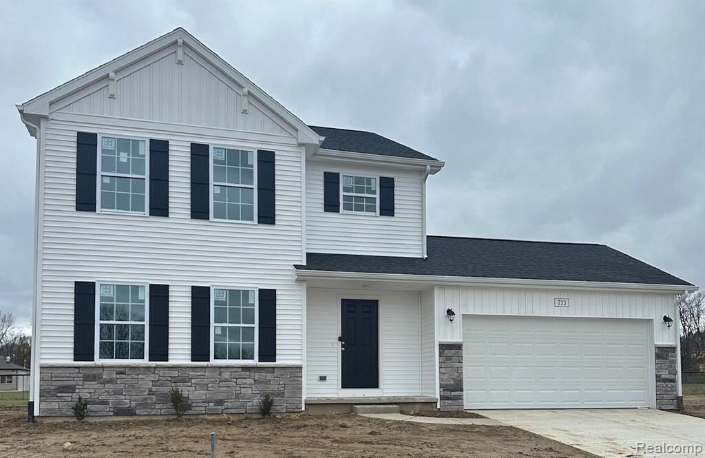 Property Photo:  733 Lone Oak Way  MI 49286 1252 