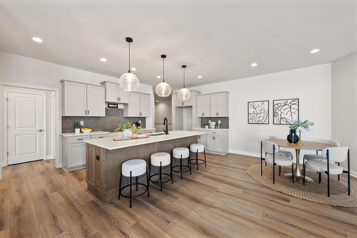 Property Photo:  880 S Verona Cir 27  WI 53024 