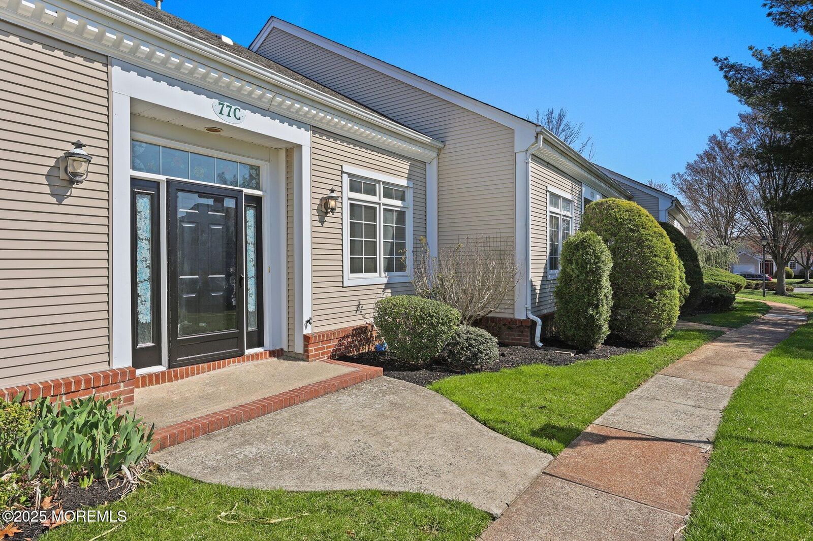 Property Photo:  77 Winthrop Road  NJ 08831 