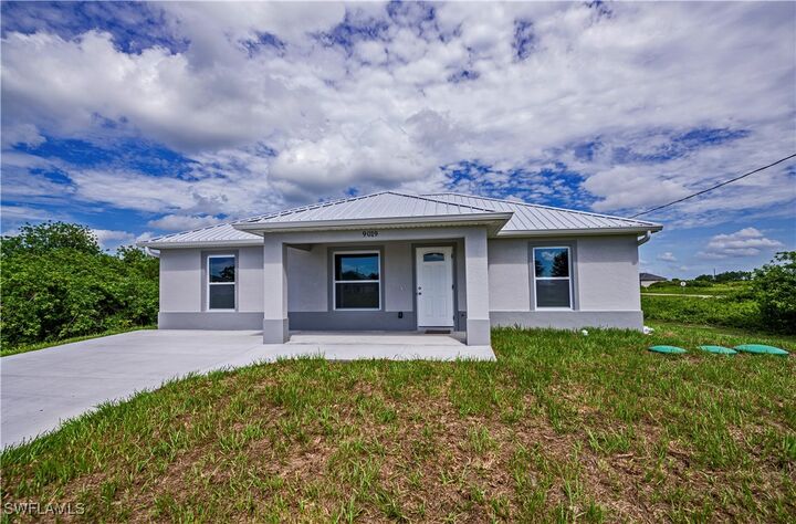 Property Photo:  3318 Clearview Circle  FL 33935 