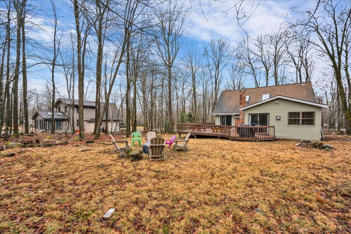 Property Photo:  329 Packanack Drive  PA 18424 