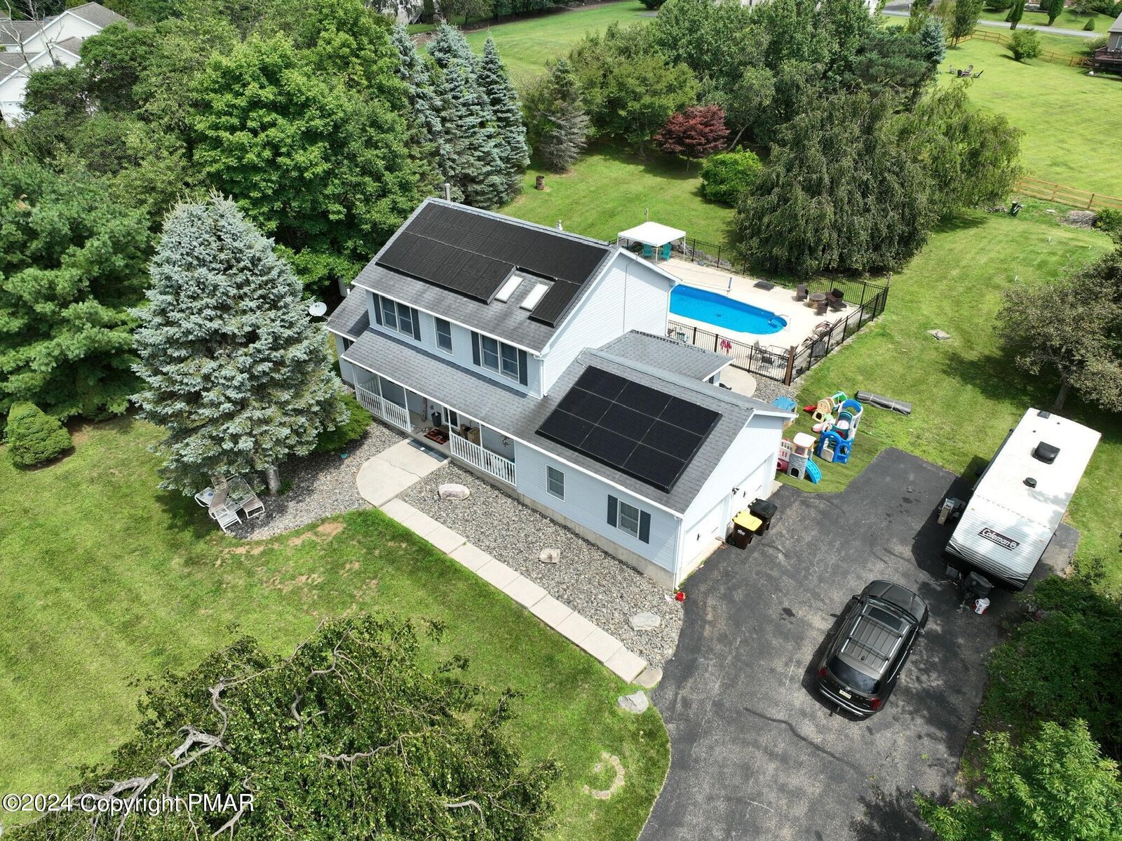 Property Photo: 2577 Highland Circle PA 18360
