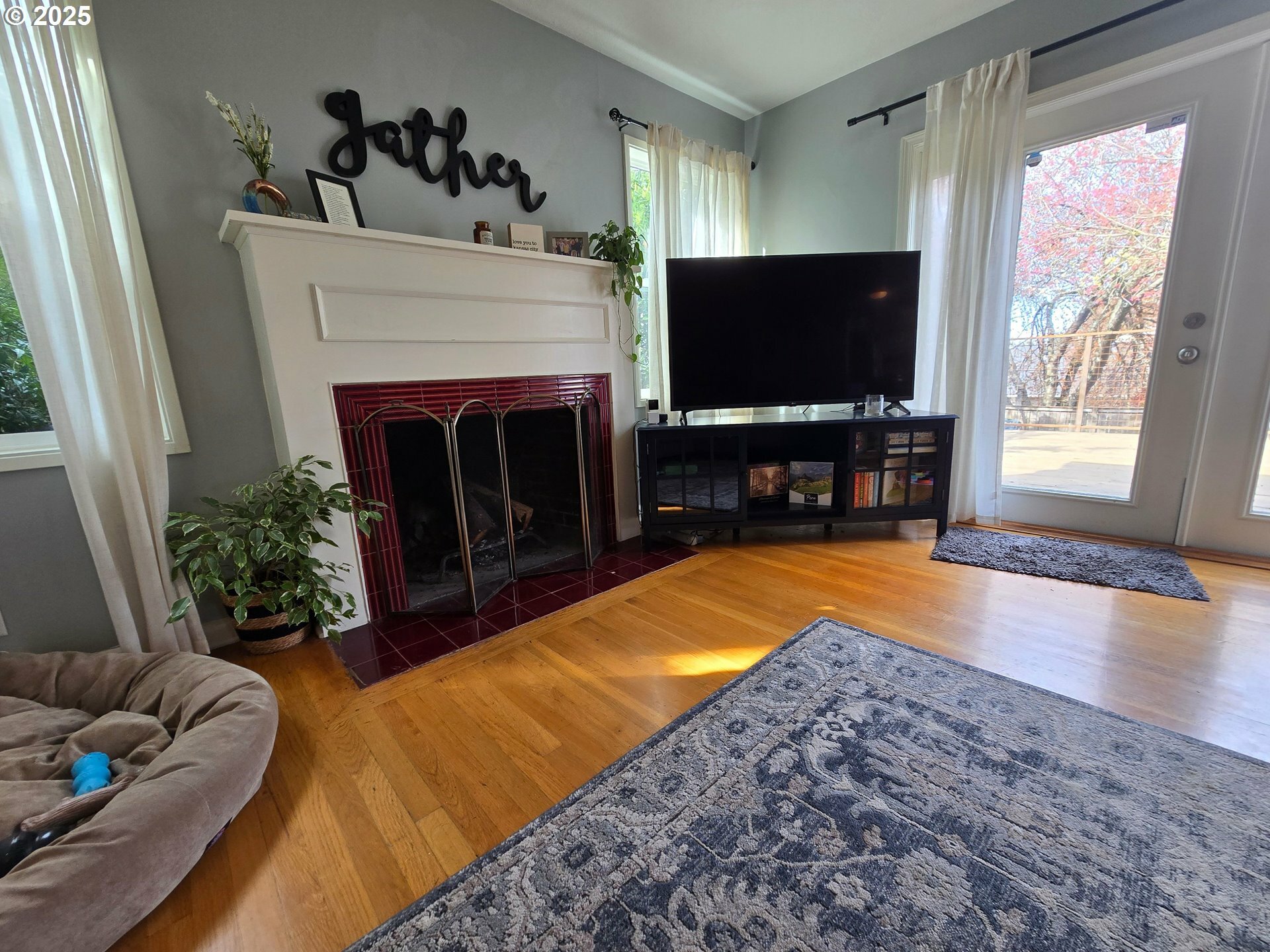 Property Photo: 7922 SW Capitol Hill Rd OR 97219