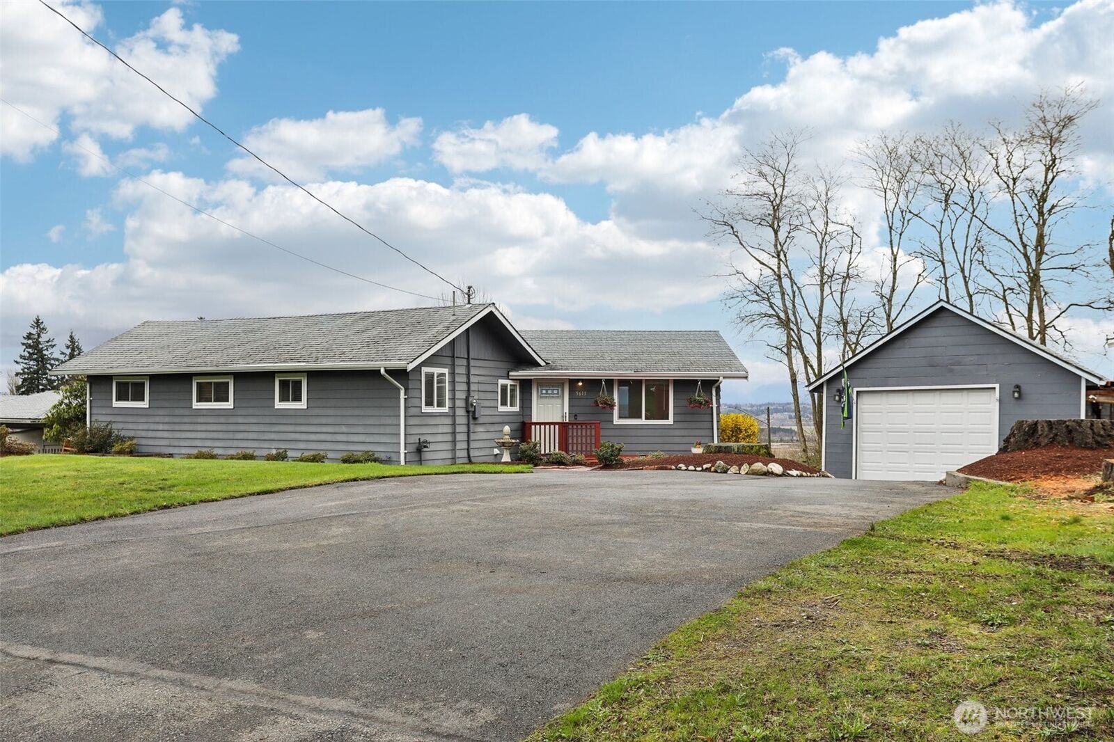 Property Photo: 5611 Commercial Avenue WA 98203