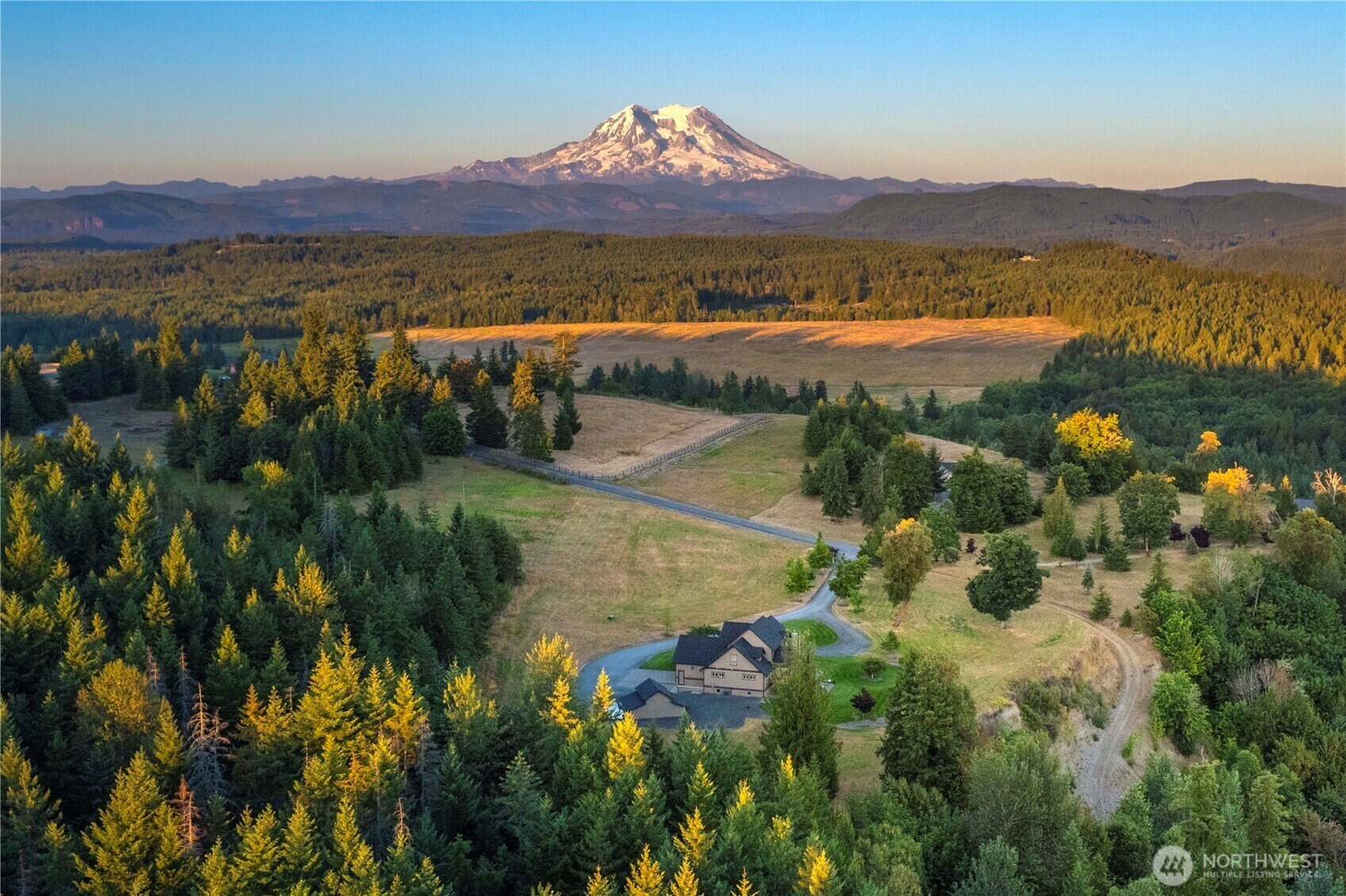 Property Photo: 44414 14th Avenue E WA 98328