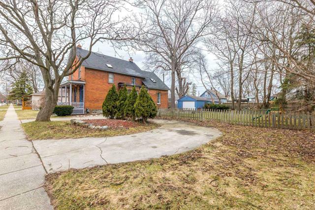 Property Photo: 2418 Maple Street MI 48060