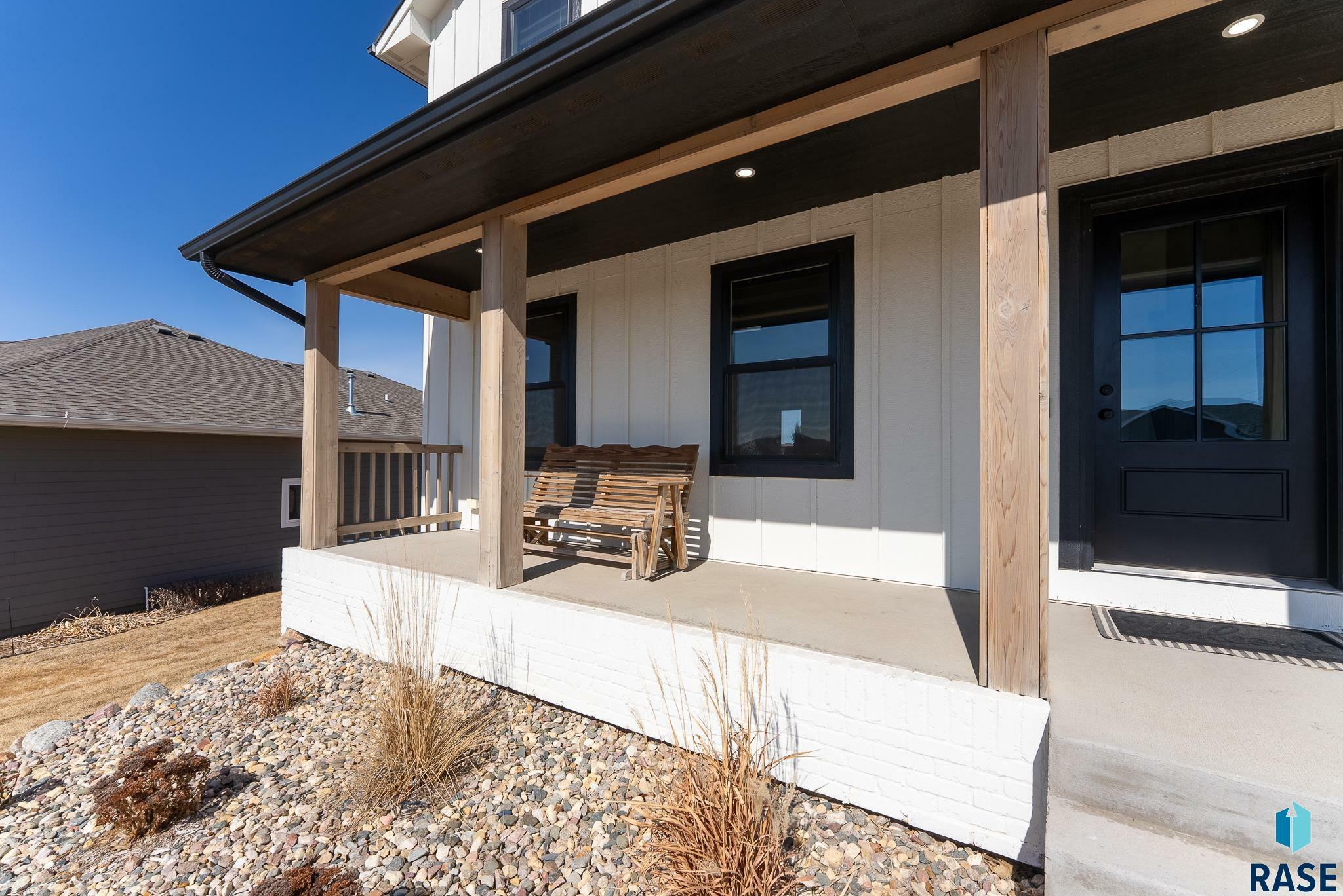 Property Photo: 8400 E Willow Leaf St SD 57110
