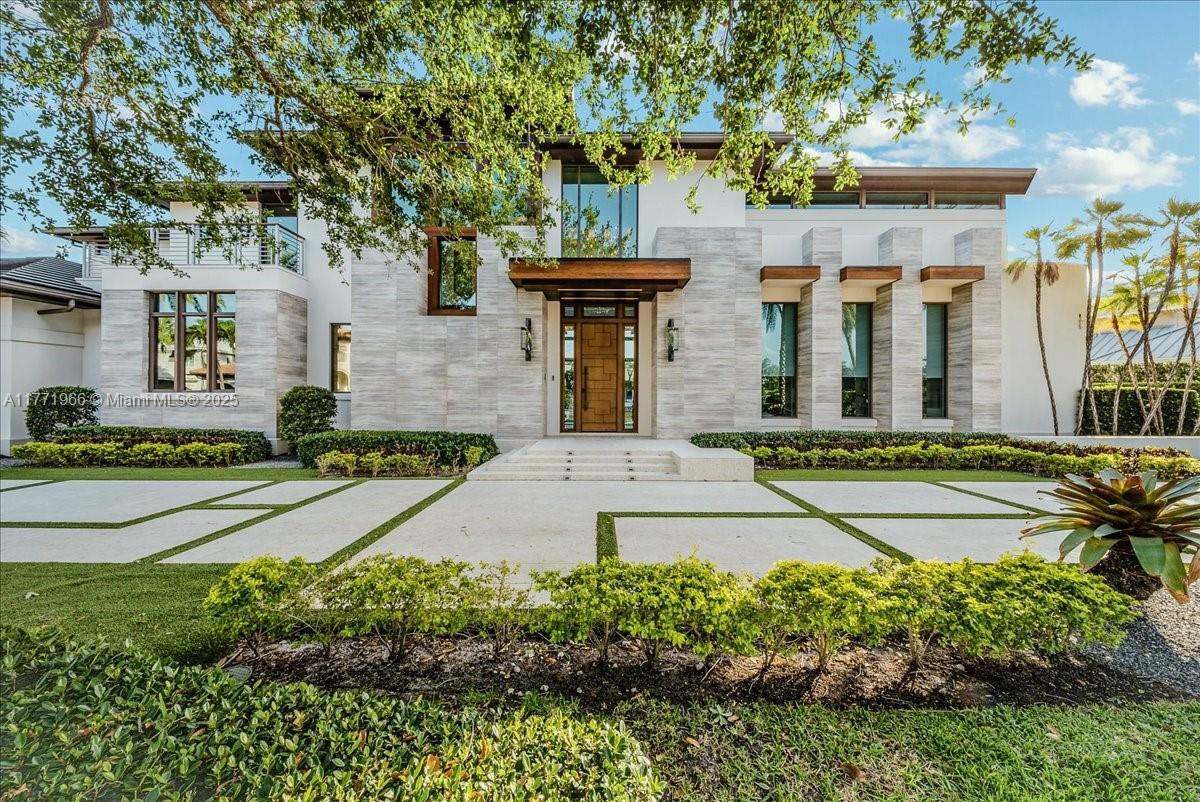 Property Photo:  20 Compass Isle  FL 33308 