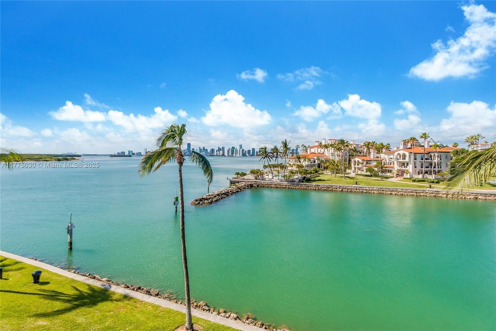 Property Photo:  2437 Fisher Island Dr 5307  FL 33109 