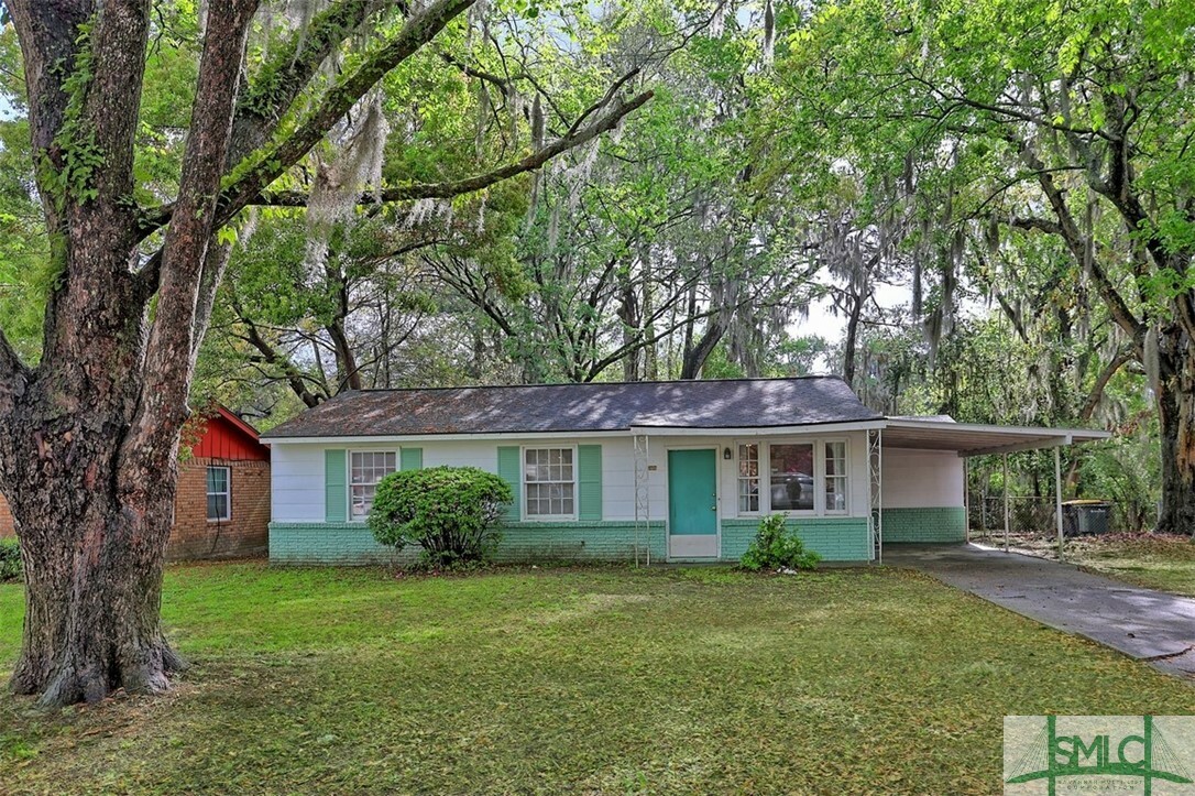 Property Photo: 5604 Jan Street GA 31406